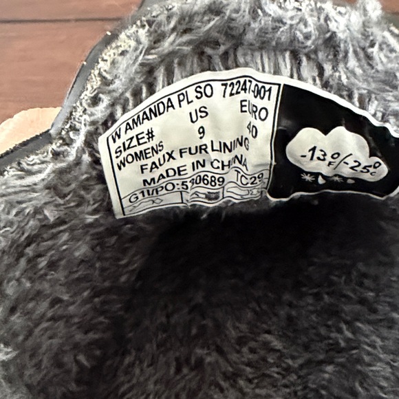 Bogs Amanda Black Waterproof Boots with Textured Sole - Picture 10 of 16